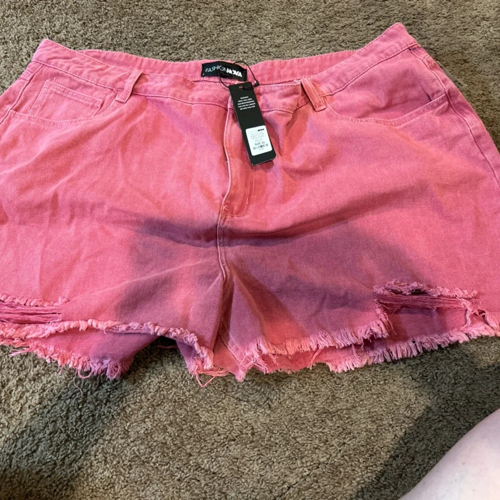 Fashion nova raspberry into you non stretch cut off Pink Distressed Denim Shorts - Picture 4 of 4